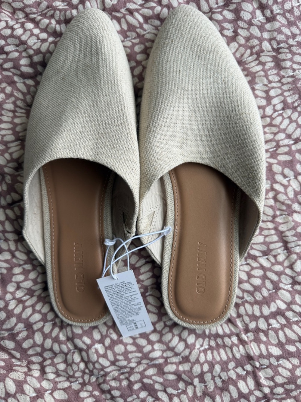 Old Navy Cream Textured Slip-On Mules